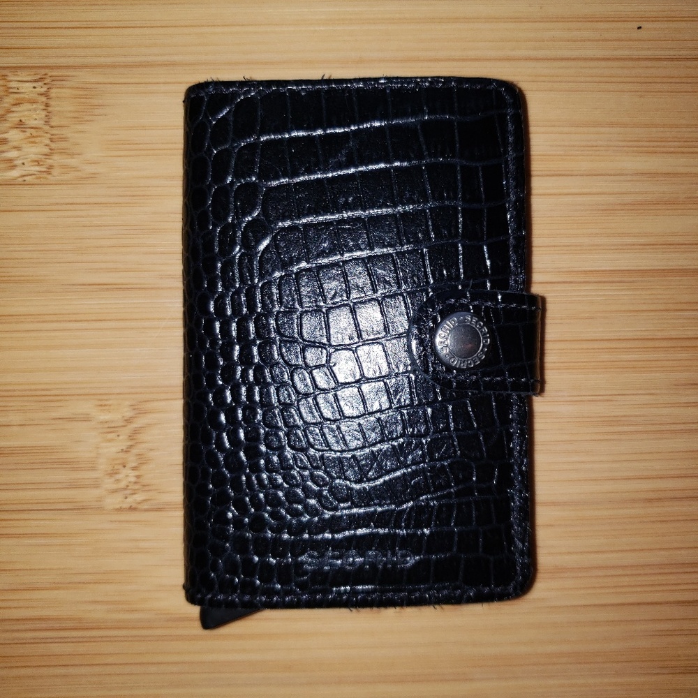 Credit Card holder - Picture 2 of 3